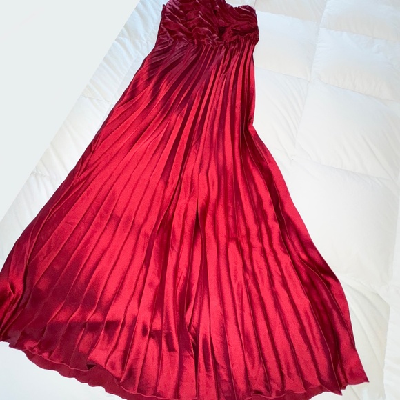 Abercrombie and Fitch Red Giselle Pleated One-Shoulder Maxi Dress A&F M New - Picture 13 of 15